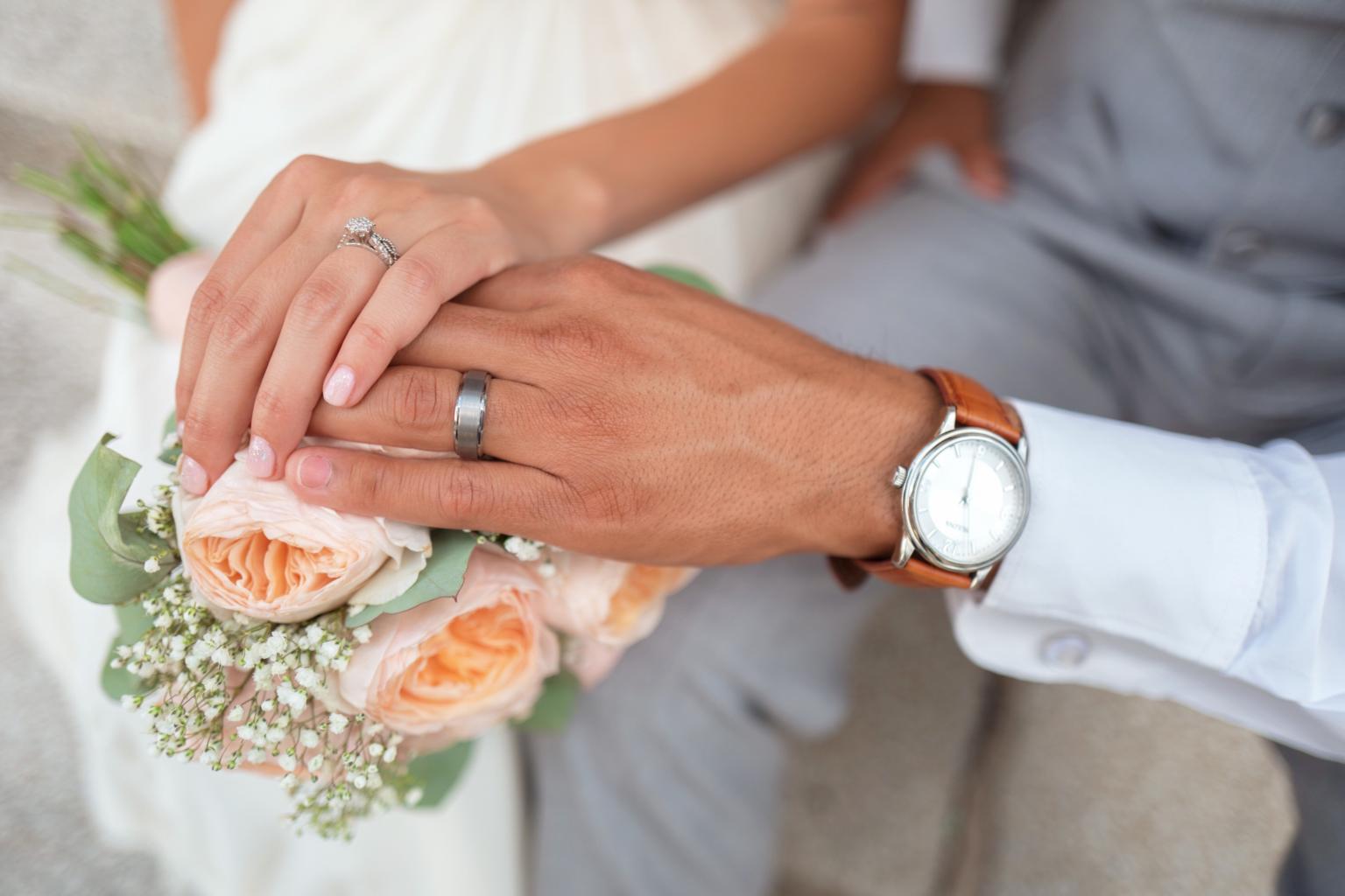 Heiraten (c) Bild von congerdesign auf Pixabay