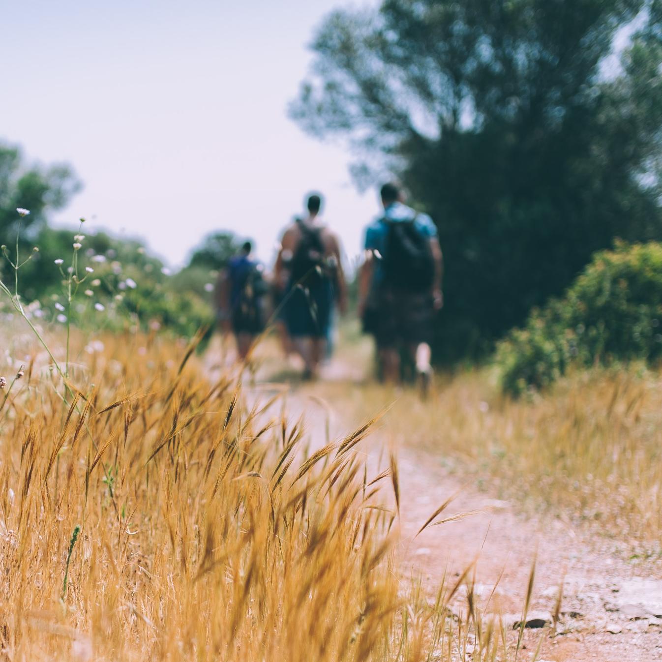 Aufbrechen wie Christina - als Pilger der Hoffnung (c) Foto von <a href=https://unsplash.com/fr/@angelopantazis?utm_source=unsplash&utm_medium=referral&utm_content=creditCopyText>Angelo Pantazis</a> auf <a href=https://unsplash.com/de/fotos/zXVk8mNl9M0?utm_source=unsplash&utm_medium=referral&utm_content=creditCopyText>Unsplash</a>