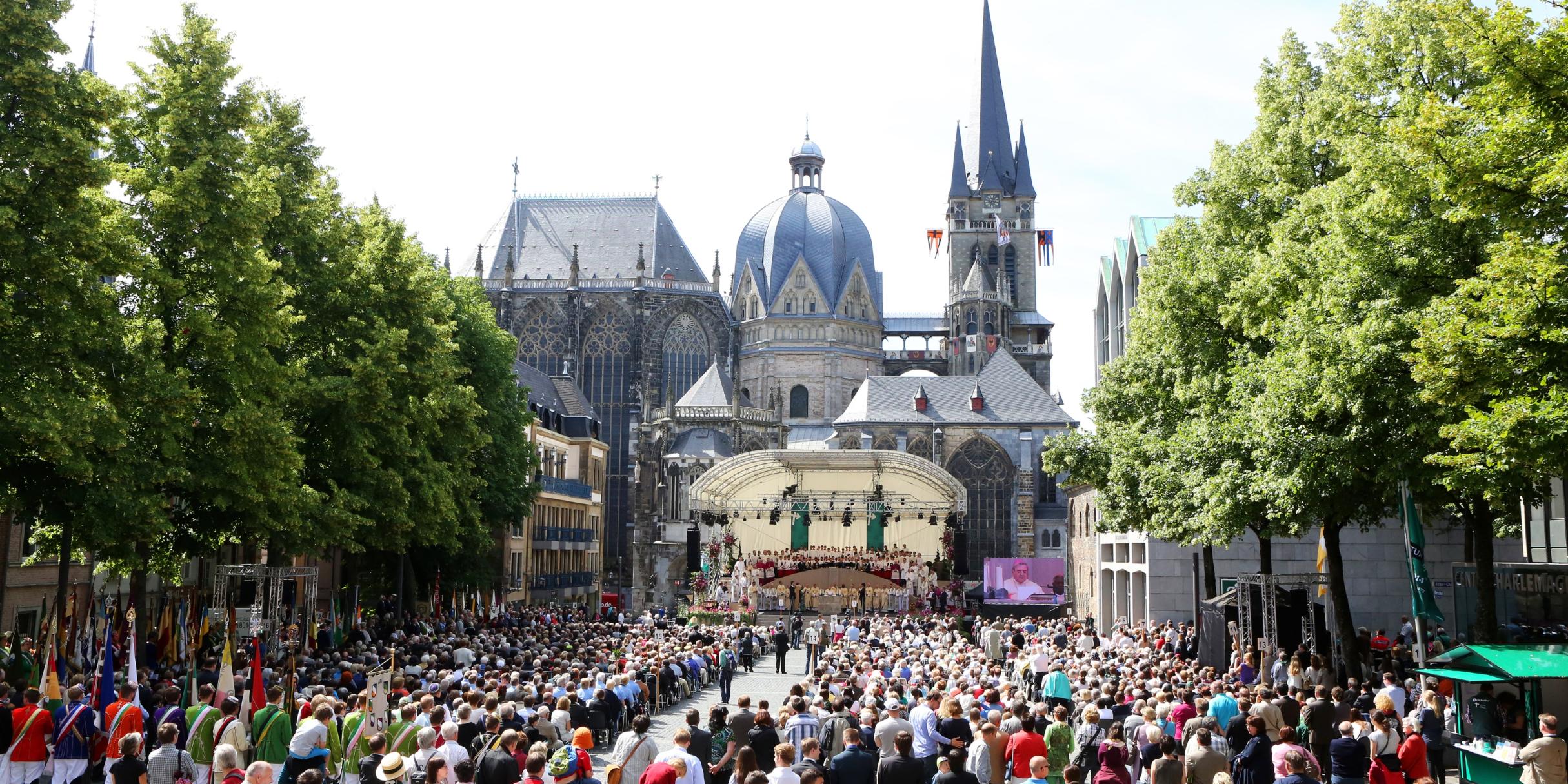 Heiligtumsfahrt Aachen - Gottesdienst auf dem Katschhof